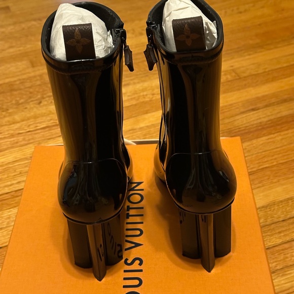 Louis Vuitton Silhouette Black Heeled Ankle Boots - Picture 5 of 9